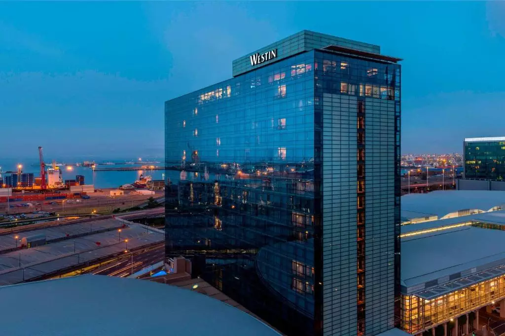 THE WESTIN MARRIOTT CAPE TOWN THE WESTIN MARRIOTT CAPE TOWN